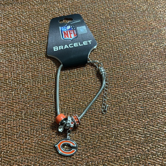 NFL Chicago Bears Earrings & Bracelet - Picture 8 of 10